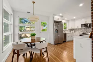 8 Everett St, Wakefield, MA 01880 - Photo 3