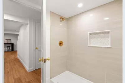 8 Everett St, Wakefield, MA 01880 - Photo 9