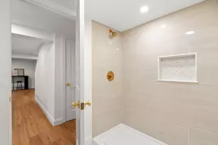 8 Everett St, Wakefield, MA 01880 - Photo 9