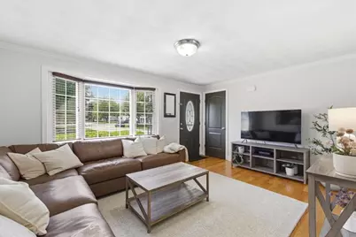 127 Sun Valley Dr, Cumberland, RI 02864 - Photo 5