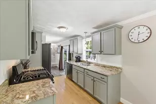 127 Sun Valley Dr, Cumberland, RI 02864 - Photo 9