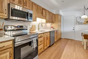 8 Rainbow Pond Dr, Walpole, MA 02081 - Photo 3