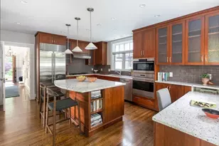 22 Regent St, Newton, MA 02465 - Photo 3