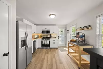 359 Plain St, Brockton, MA 02302 - Photo 5