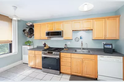 1064 Beacon St #12A, Brookline, MA 02446 - Photo 11