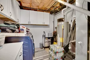 264 E Main St, Chicopee, MA 01020 - Photo 25