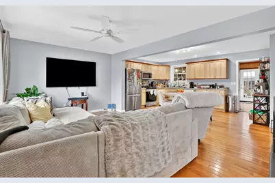 264 E Main St, Chicopee, MA 01020 - Photo 19