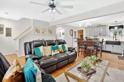 264 E Main St, Chicopee, MA 01020 - Photo 9