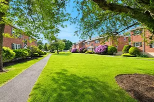 17 Hammond Pond Pkwy, Newton, MA 02467 - Photo 17