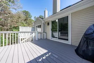 21 Rolling Green Ln, Mashpee, MA 02649 - Photo 13