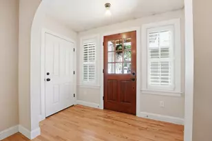 32 N Prospect St, Amherst, MA 01002 - Photo 3