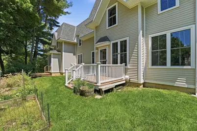 32 N Prospect St #4, Amherst, MA 01002 - Photo 27