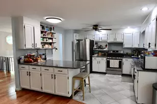 9 Hazen St, Chelmsford, MA 01824 - Photo 5