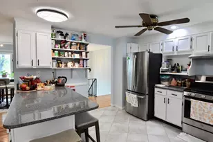 9 Hazen St, Chelmsford, MA 01824 - Photo 7