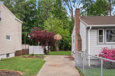 52 Valley Road, Boston, MA 02124 - Photo 25