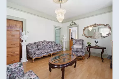 223 Stackpole St, Lowell, MA 01852 - Photo 3