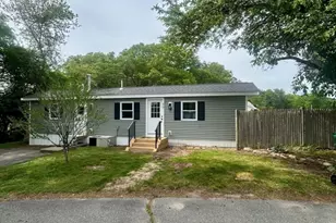 52 Sycamore Dr, Halifax, MA 02338 - Photo 3