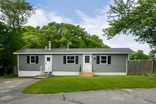 52 Sycamore Dr, Halifax, MA 02338 - Photo 1