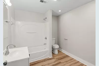 834 Worthington St #2nd Fl, Springfield, MA 01105 - Photo 7