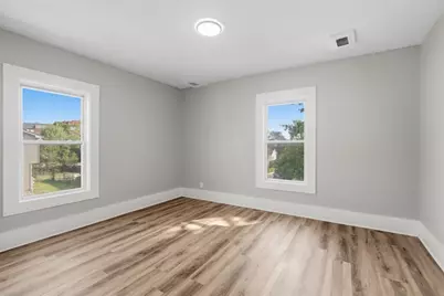834 Worthington St #2nd Fl, Springfield, MA 01105 - Photo 11