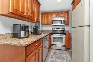 108 Bishop Dr, Framingham, MA 01702 - Photo 3