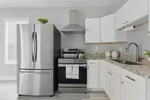 35 N Summer St, Holyoke, MA 01040 - Photo 17