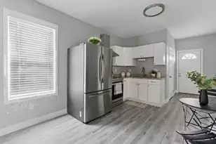 35 N Summer St, Holyoke, MA 01040 - Photo 15