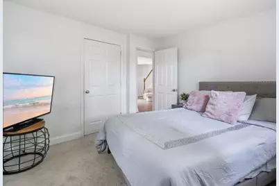 20 W Clifton St, Haverhill, MA 01832 - Photo 17