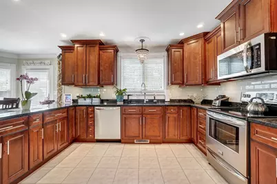 2 Heritage Lane, Saugus, MA 01906 - Photo 11