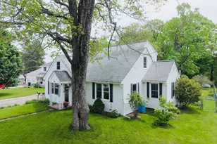 21 Eaton Pl, Shrewsbury, MA 01545 - Photo 3
