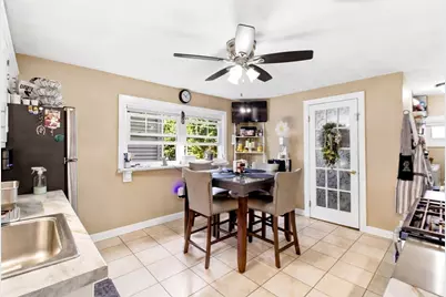 11-13 Victoria Street, Revere, MA 02151 - Photo 27