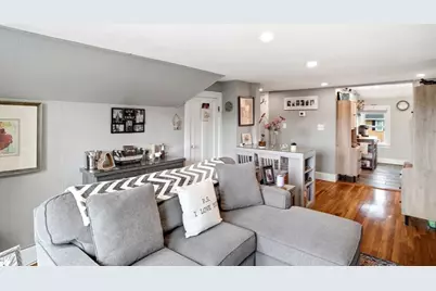 25 Cumner Ave, Melrose, MA 02176 - Photo 31