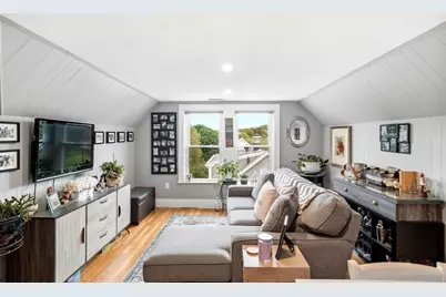 25 Cumner Ave, Melrose, MA 02176 - Photo 29