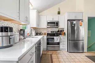 19 Hood Dr, Plymouth, MA 02360 - Photo 9
