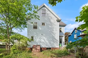 31 Sharon St, Medford, MA 02155 - Photo 5