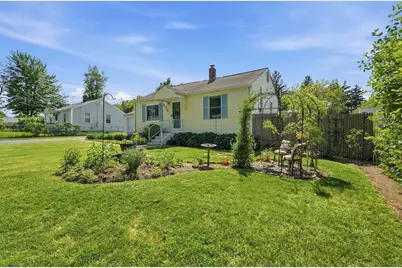 44 Harding St, Springfield, MA 01109 - Photo 7
