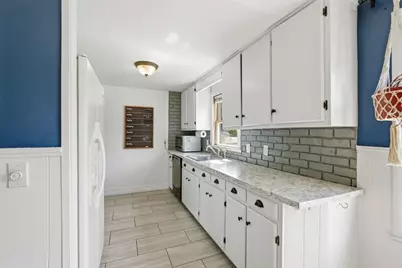 44 Harding St, Springfield, MA 01109 - Photo 17