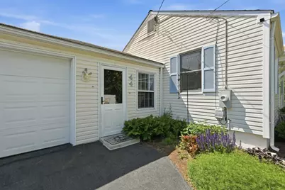 44 Harding St, Springfield, MA 01109 - Photo 9