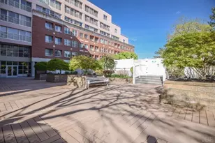 20 Webster St, Brookline, MA 02446 - Photo 3