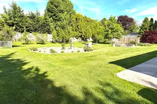 3 Roseanne Dr, Fairhaven, MA 02719 - Photo 3
