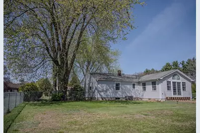 8 Applewood Ln, Holyoke, MA 01040 - Photo 41