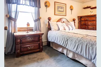 8 Applewood Ln, Holyoke, MA 01040 - Photo 25