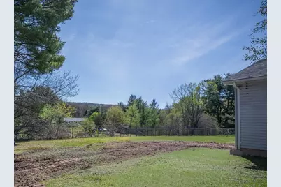 8 Applewood Ln, Holyoke, MA 01040 - Photo 37