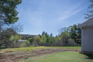 8 Applewood Ln, Holyoke, MA 01040 - Photo 37