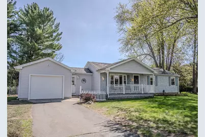 8 Applewood Ln, Holyoke, MA 01040 - Photo 3