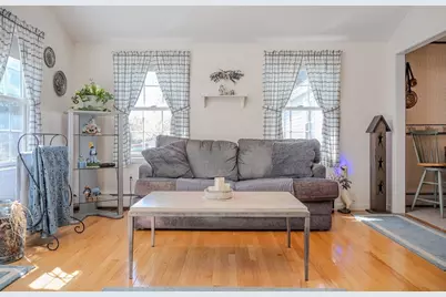 8 Applewood Ln, Holyoke, MA 01040 - Photo 9