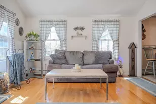 8 Applewood Ln, Holyoke, MA 01040 - Photo 9
