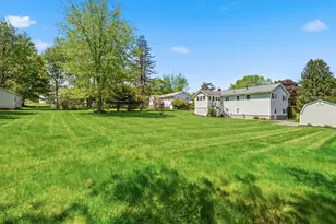 6 Belmont Rd, Burlington, MA 01803 - Photo 3