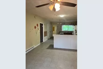 105 Lexington St, Boston, MA 02128 - Photo 5