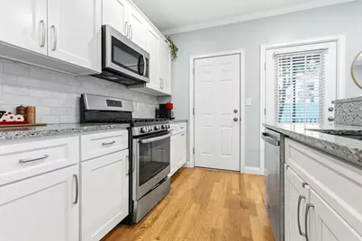242 W 5th St #1, Boston, MA 02127 - Photo 5